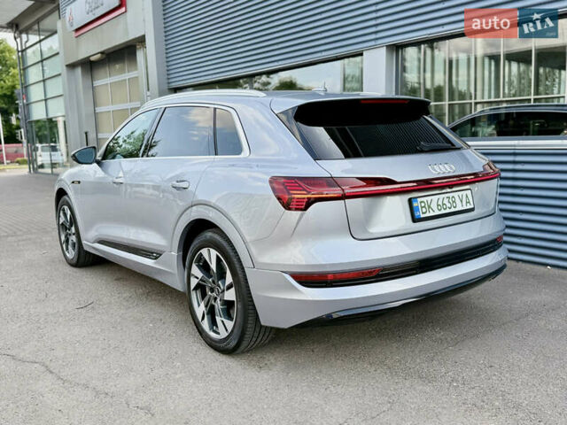 Серый Ауди E-Tron, объемом двигателя 0 л и пробегом 32 тыс. км за 35000 $, фото 3 на Automoto.ua