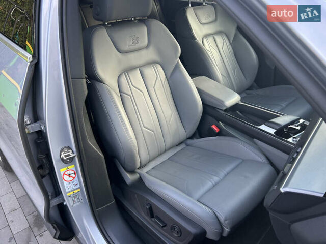 Серый Ауди E-Tron, объемом двигателя 0 л и пробегом 38 тыс. км за 36300 $, фото 22 на Automoto.ua