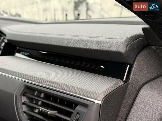 Серый Ауди E-Tron, объемом двигателя 0 л и пробегом 104 тыс. км за 39820 $, фото 46 на Automoto.ua
