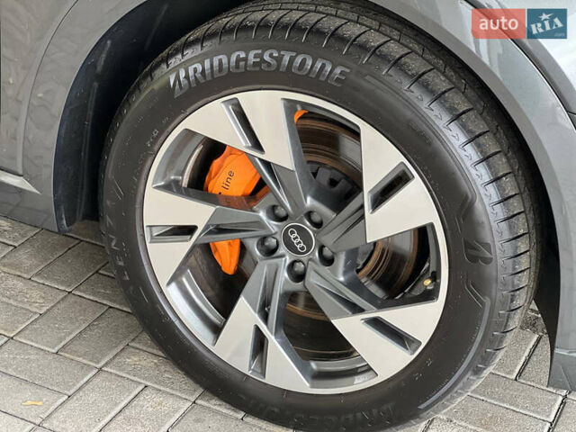 Серый Ауди E-Tron, объемом двигателя 0 л и пробегом 32 тыс. км за 43500 $, фото 8 на Automoto.ua