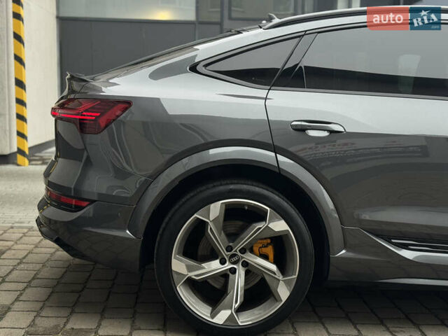 Серый Ауди E-Tron, объемом двигателя 0 л и пробегом 59 тыс. км за 44999 $, фото 10 на Automoto.ua