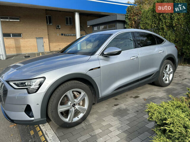 Серый Ауди E-Tron, объемом двигателя 0 л и пробегом 38 тыс. км за 36300 $, фото 10 на Automoto.ua