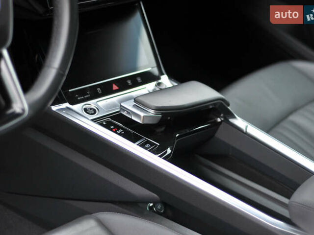 Серый Ауди E-Tron, объемом двигателя 0 л и пробегом 65 тыс. км за 37000 $, фото 31 на Automoto.ua