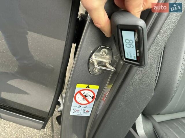 Серый Ауди E-Tron, объемом двигателя 0 л и пробегом 112 тыс. км за 31900 $, фото 135 на Automoto.ua