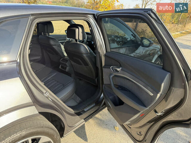 Серый Ауди E-Tron, объемом двигателя 0 л и пробегом 65 тыс. км за 53900 $, фото 27 на Automoto.ua