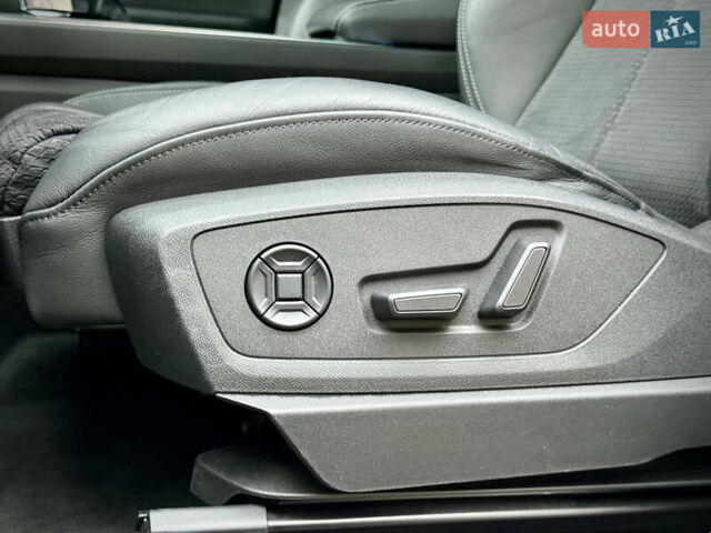 Серый Ауди E-Tron, объемом двигателя 0 л и пробегом 39 тыс. км за 44500 $, фото 28 на Automoto.ua