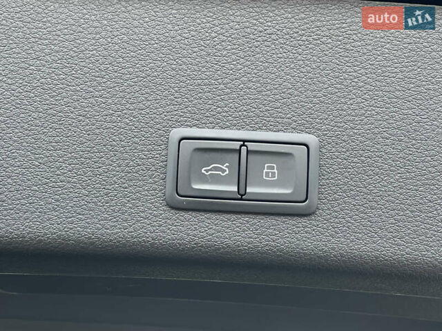 Серый Ауди E-Tron, объемом двигателя 0 л и пробегом 32 тыс. км за 42131 $, фото 36 на Automoto.ua