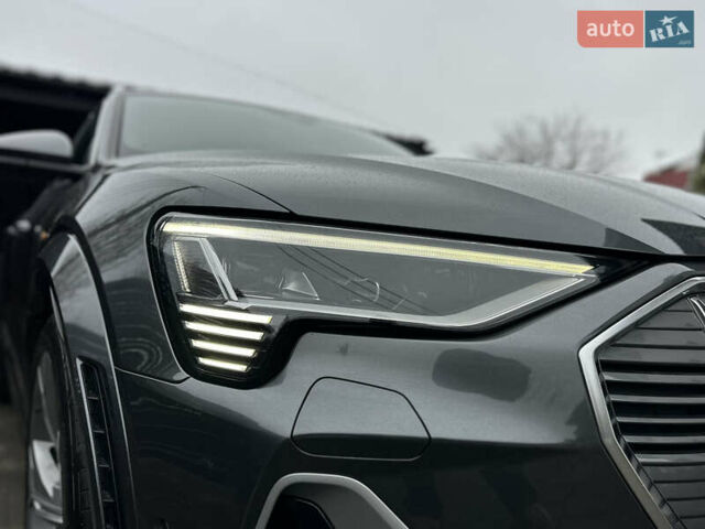 Серый Ауди E-Tron, объемом двигателя 0 л и пробегом 48 тыс. км за 49999 $, фото 26 на Automoto.ua