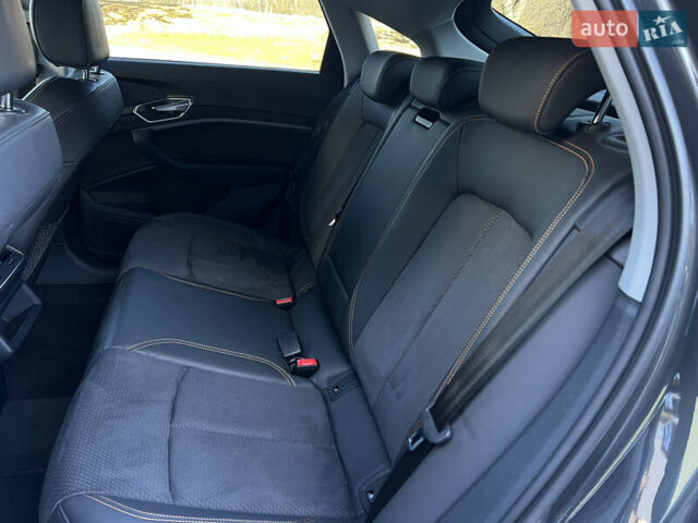 Серый Ауди E-Tron, объемом двигателя 0 л и пробегом 18 тыс. км за 42500 $, фото 35 на Automoto.ua