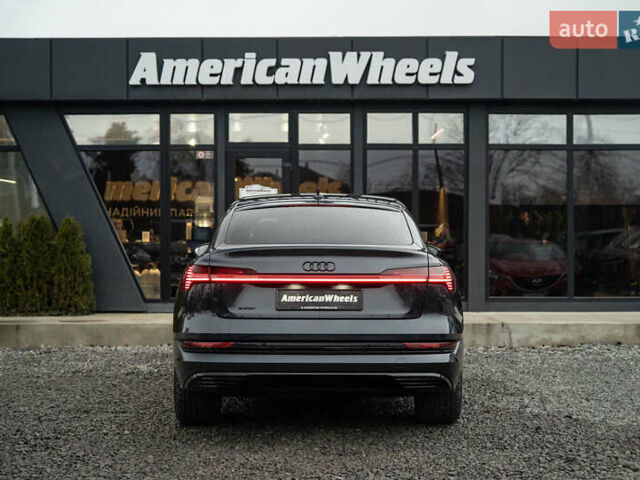 Сірий Ауді E-Tron, об'ємом двигуна 0 л та пробігом 64 тис. км за 37900 $, фото 5 на Automoto.ua
