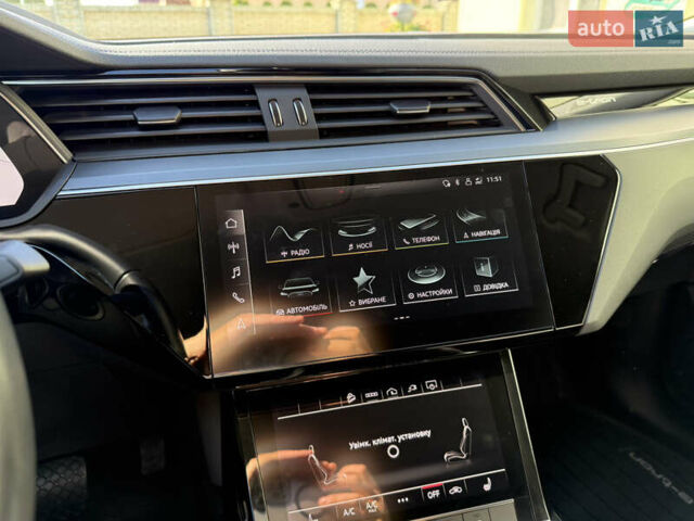 Серый Ауди E-Tron, объемом двигателя 0 л и пробегом 90 тыс. км за 33000 $, фото 65 на Automoto.ua