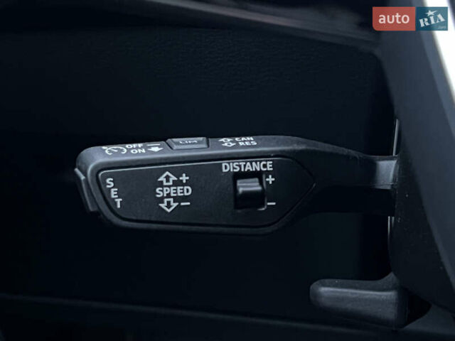 Серый Ауди E-Tron, объемом двигателя 0 л и пробегом 32 тыс. км за 41367 $, фото 60 на Automoto.ua