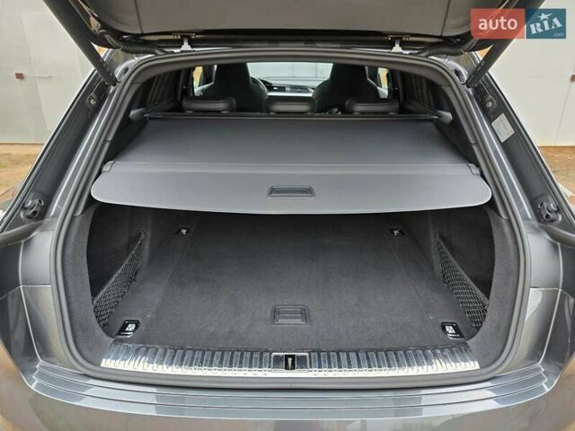 Сірий Ауді E-Tron, об'ємом двигуна 0 л та пробігом 100 тис. км за 41888 $, фото 67 на Automoto.ua