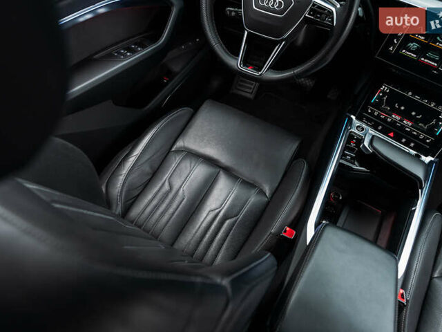 Серый Ауди E-Tron, объемом двигателя 0 л и пробегом 33 тыс. км за 53000 $, фото 38 на Automoto.ua