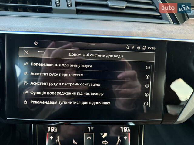 Серый Ауди E-Tron, объемом двигателя 0 л и пробегом 13 тыс. км за 36500 $, фото 47 на Automoto.ua