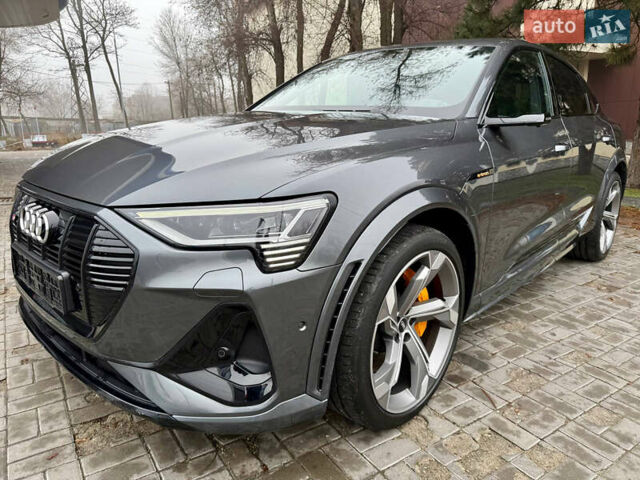 Серый Ауди E-Tron, объемом двигателя 0 л и пробегом 37 тыс. км за 49500 $, фото 13 на Automoto.ua