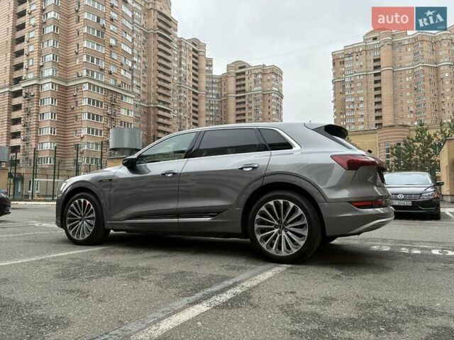 Серый Ауди E-Tron, объемом двигателя 0 л и пробегом 112 тыс. км за 31900 $, фото 22 на Automoto.ua