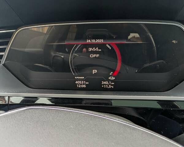 Серый Ауди E-Tron, объемом двигателя 0 л и пробегом 41 тыс. км за 43500 $, фото 8 на Automoto.ua