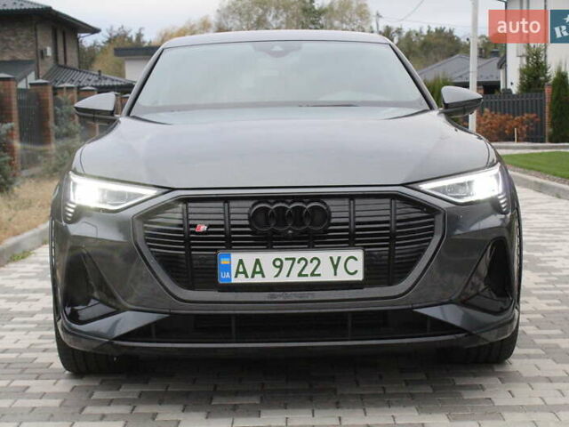 Серый Ауди E-Tron, объемом двигателя 0 л и пробегом 44 тыс. км за 44700 $, фото 1 на Automoto.ua
