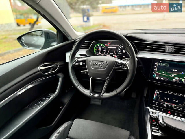 Сірий Ауді E-Tron, об'ємом двигуна 0 л та пробігом 39 тис. км за 46500 $, фото 42 на Automoto.ua
