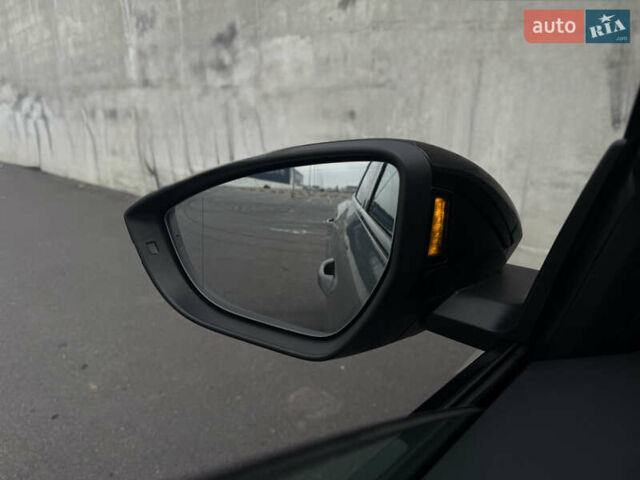 Серый Ауди E-Tron, объемом двигателя 0 л и пробегом 104 тыс. км за 39820 $, фото 67 на Automoto.ua