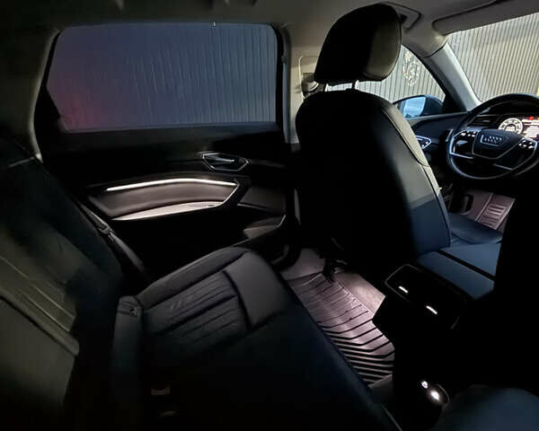 Серый Ауди E-Tron, объемом двигателя 0 л и пробегом 45 тыс. км за 42000 $, фото 46 на Automoto.ua