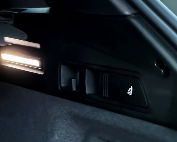 Серый Ауди E-Tron, объемом двигателя 0 л и пробегом 63 тыс. км за 40999 $, фото 51 на Automoto.ua