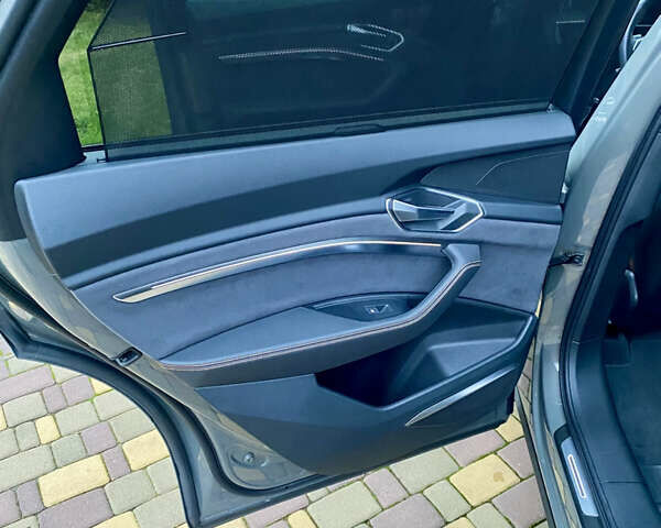 Сірий Ауді E-Tron, об'ємом двигуна 0 л та пробігом 43 тис. км за 45500 $, фото 21 на Automoto.ua