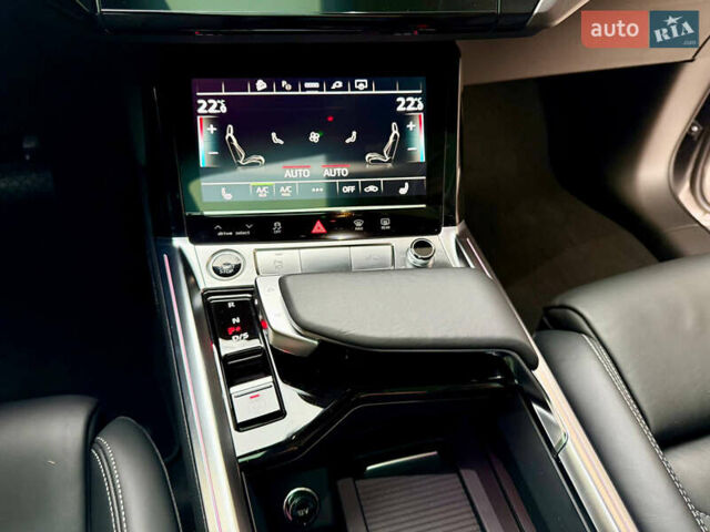 Серый Ауди E-Tron, объемом двигателя 0 л и пробегом 31 тыс. км за 46500 $, фото 55 на Automoto.ua