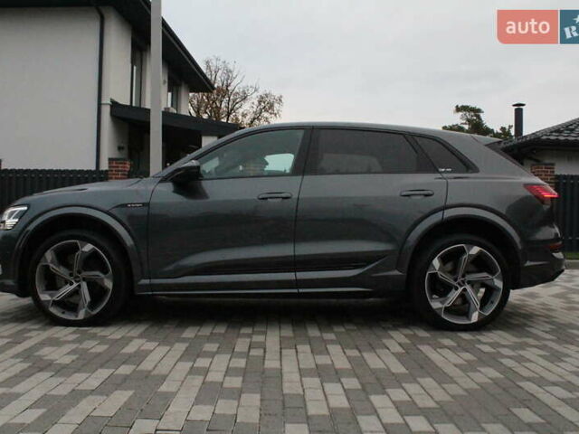 Серый Ауди E-Tron, объемом двигателя 0 л и пробегом 44 тыс. км за 44700 $, фото 8 на Automoto.ua