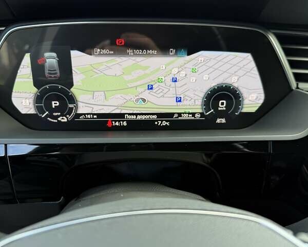 Серый Ауди E-Tron, объемом двигателя 0 л и пробегом 31 тыс. км за 40500 $, фото 35 на Automoto.ua