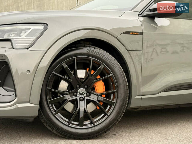Серый Ауди E-Tron, объемом двигателя 0 л и пробегом 104 тыс. км за 39820 $, фото 11 на Automoto.ua