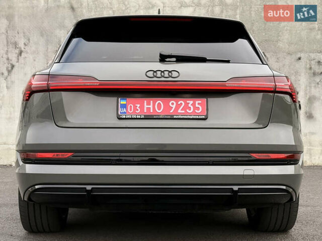 Серый Ауди E-Tron, объемом двигателя 0 л и пробегом 104 тыс. км за 39820 $, фото 22 на Automoto.ua