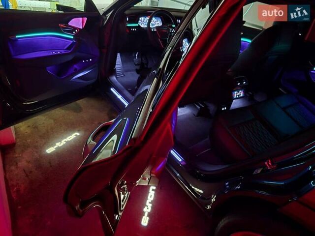 Сірий Ауді E-Tron, об'ємом двигуна 0 л та пробігом 100 тис. км за 41888 $, фото 24 на Automoto.ua