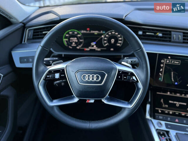 Серый Ауди E-Tron, объемом двигателя 0 л и пробегом 18 тыс. км за 42500 $, фото 42 на Automoto.ua