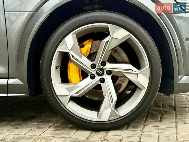 Серый Ауди E-Tron, объемом двигателя 0 л и пробегом 37 тыс. км за 49500 $, фото 23 на Automoto.ua