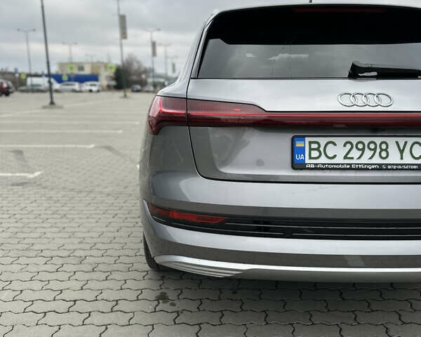 Сірий Ауді E-Tron, об'ємом двигуна 0 л та пробігом 45 тис. км за 38900 $, фото 18 на Automoto.ua