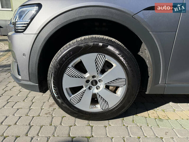 Серый Ауди E-Tron, объемом двигателя 0 л и пробегом 90 тыс. км за 33000 $, фото 98 на Automoto.ua