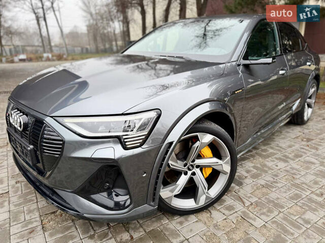 Серый Ауди E-Tron, объемом двигателя 0 л и пробегом 37 тыс. км за 49500 $, фото 5 на Automoto.ua