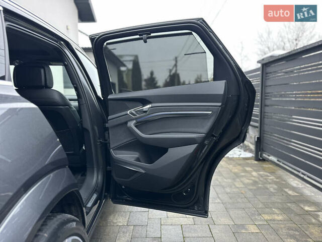 Серый Ауди E-Tron, объемом двигателя 0 л и пробегом 48 тыс. км за 49999 $, фото 81 на Automoto.ua