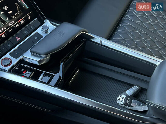 Серый Ауди E-Tron, объемом двигателя 0 л и пробегом 42 тыс. км за 47848 $, фото 59 на Automoto.ua