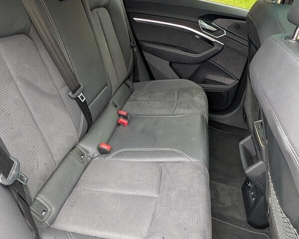 Серый Ауди E-Tron, объемом двигателя 0 л и пробегом 41 тыс. км за 43500 $, фото 13 на Automoto.ua