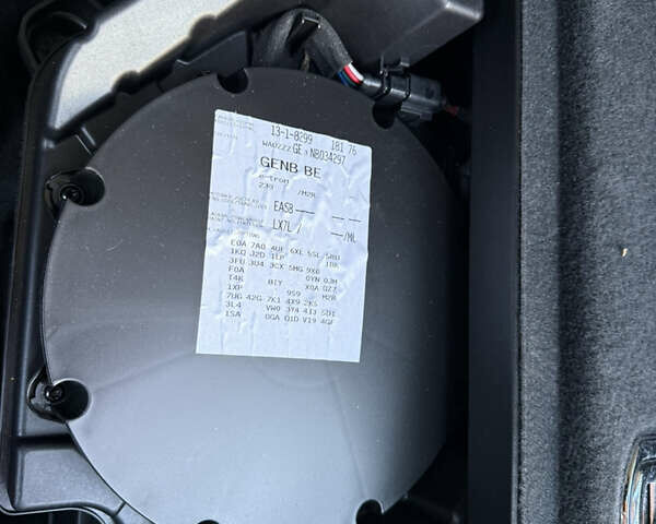 Серый Ауди E-Tron, объемом двигателя 0 л и пробегом 13 тыс. км за 36500 $, фото 35 на Automoto.ua