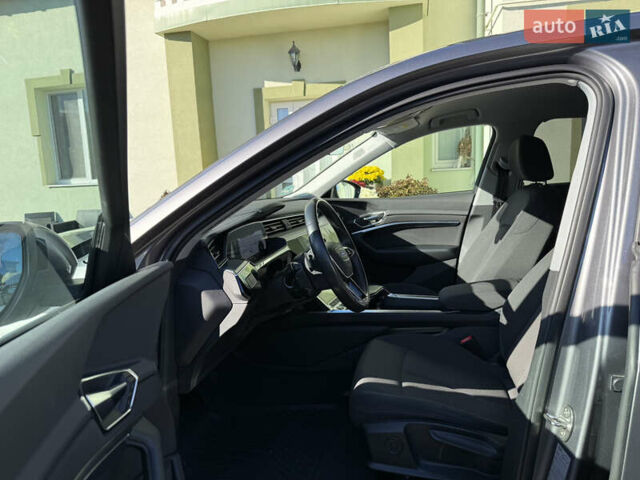 Серый Ауди E-Tron, объемом двигателя 0 л и пробегом 90 тыс. км за 33000 $, фото 42 на Automoto.ua