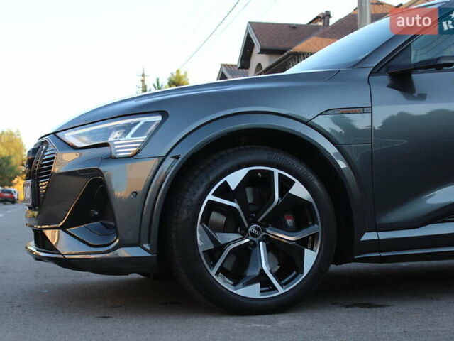 Сірий Ауді E-Tron, об'ємом двигуна 0 л та пробігом 28 тис. км за 47700 $, фото 5 на Automoto.ua