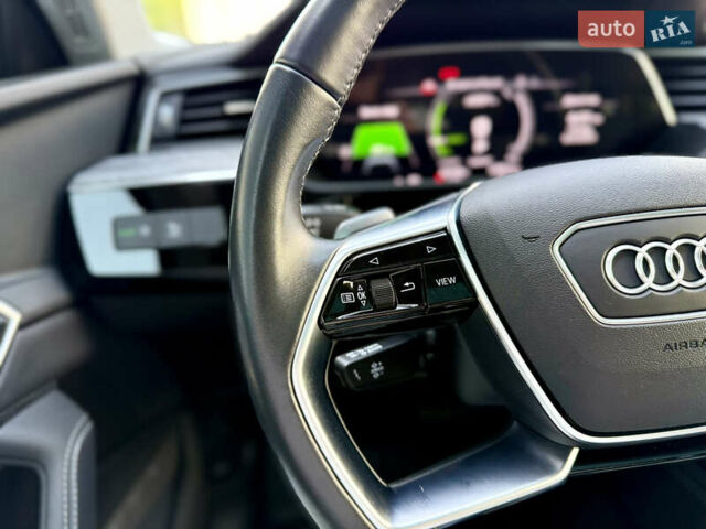Серый Ауди E-Tron, объемом двигателя 0 л и пробегом 32 тыс. км за 35000 $, фото 23 на Automoto.ua