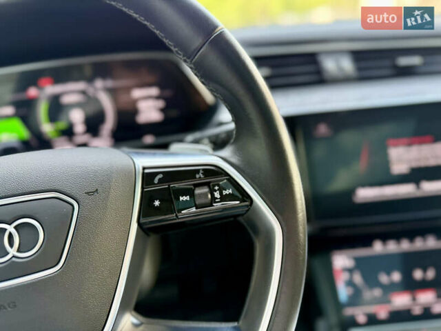 Серый Ауди E-Tron, объемом двигателя 0 л и пробегом 32 тыс. км за 35000 $, фото 25 на Automoto.ua