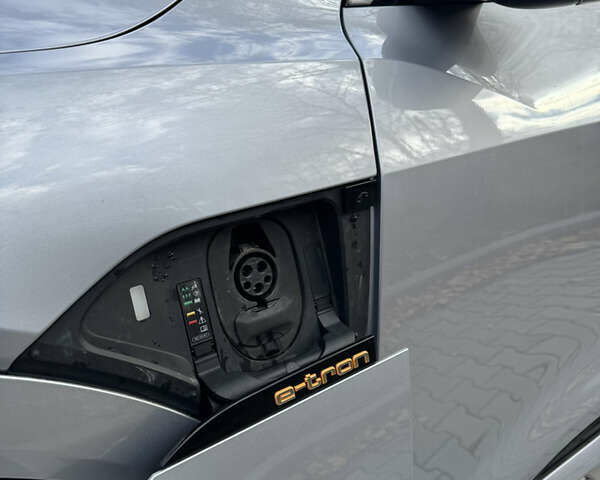 Серый Ауди E-Tron, объемом двигателя 0 л и пробегом 145 тыс. км за 29500 $, фото 11 на Automoto.ua