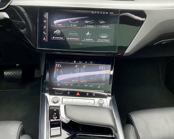 Серый Ауди E-Tron, объемом двигателя 0 л и пробегом 126 тыс. км за 34995 $, фото 25 на Automoto.ua