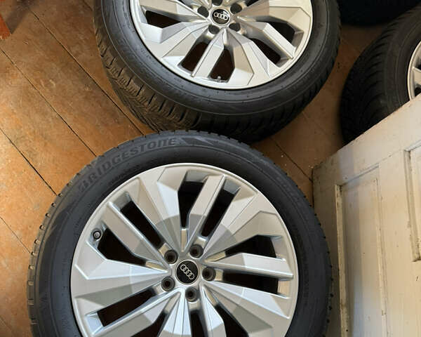 Серый Ауди E-Tron, объемом двигателя 0 л и пробегом 65 тыс. км за 53900 $, фото 40 на Automoto.ua